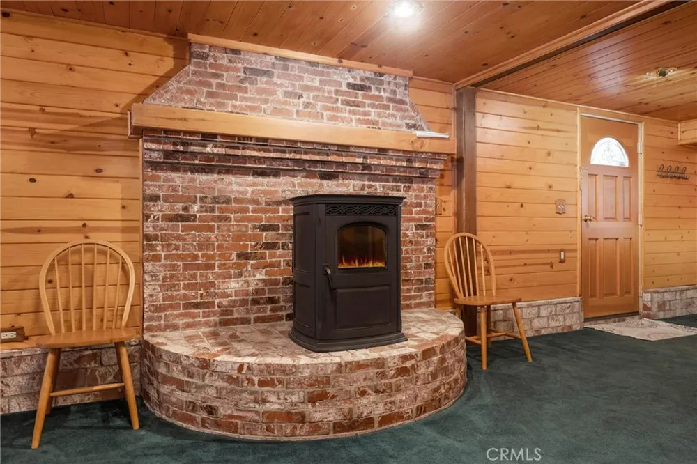 16008 Edgewood Pine Mountain Club, CA 93222