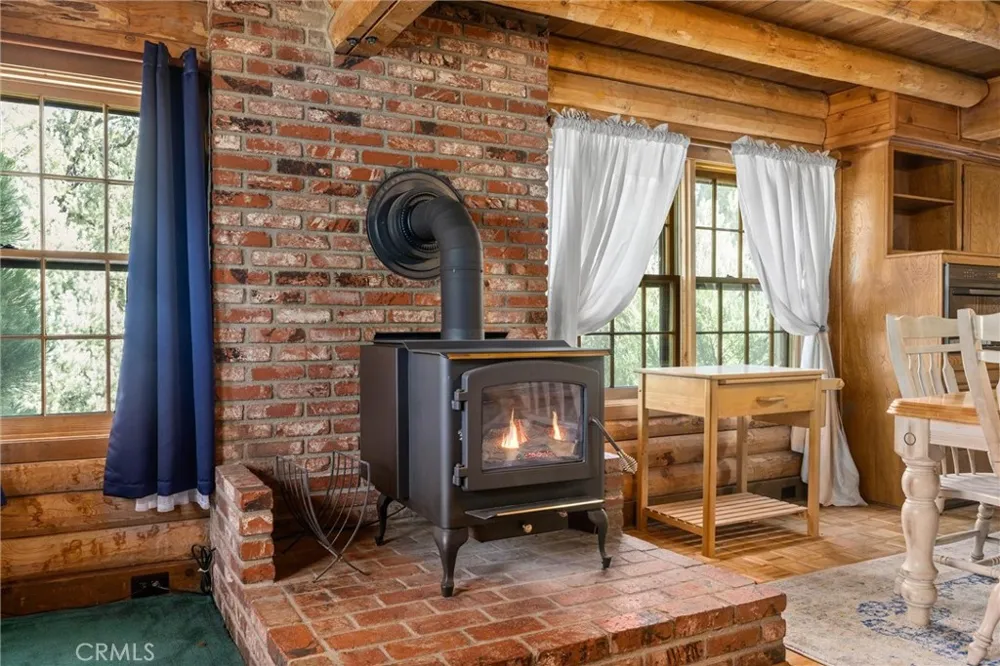 16008 Edgewood Pine Mountain Club, CA 93222