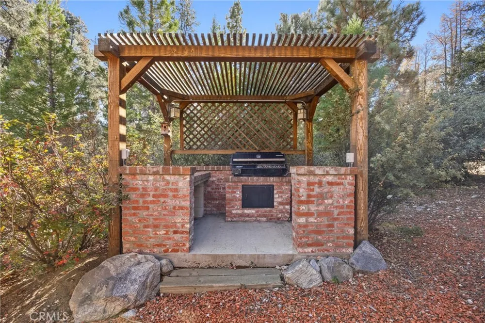 16008 Edgewood Pine Mountain Club, CA 93222