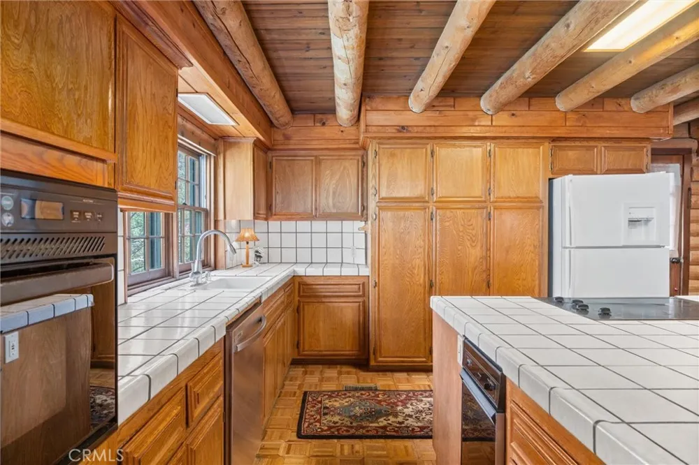 16008 Edgewood Pine Mountain Club, CA 93222