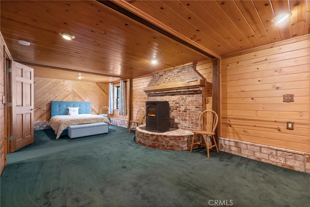16008 Edgewood Pine Mountain Club, CA 93222