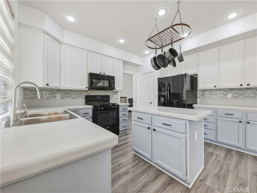 1820 Dawnridge Court Palmdale, CA 93551