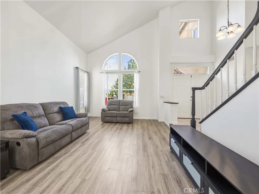 1820 Dawnridge Court Palmdale, CA 93551
