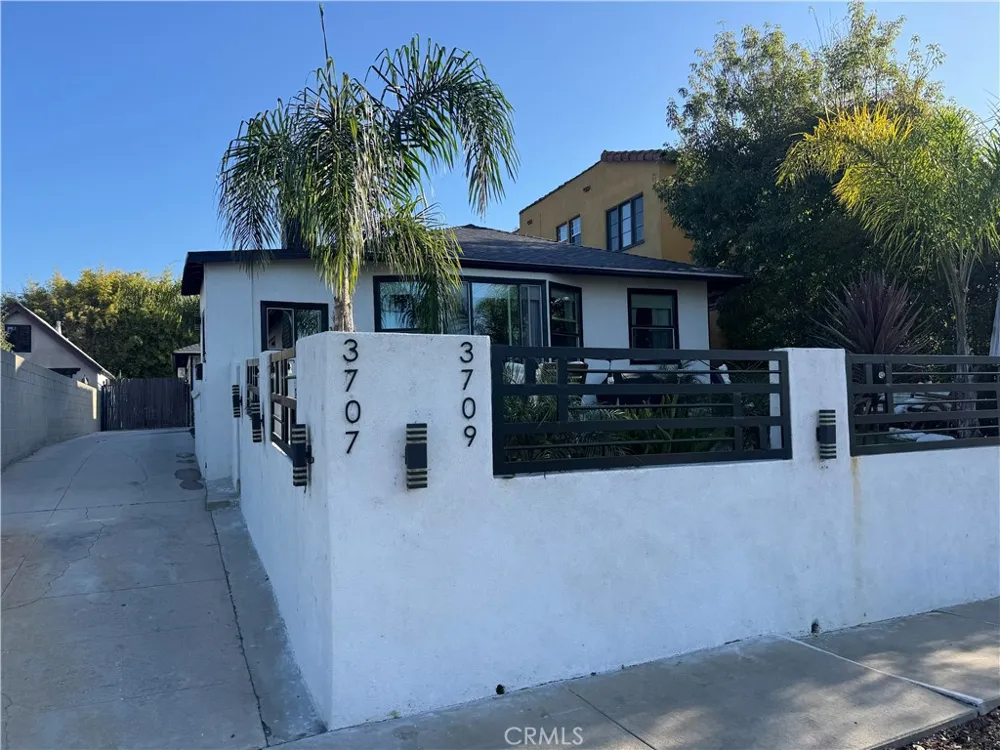 3707 Valleybrink #3707-3709 Los Angeles, CA 90039