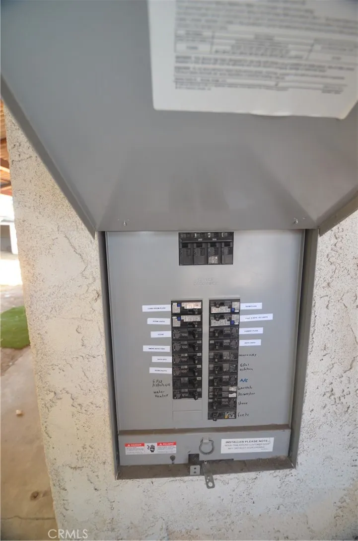7024 Balcom Reseda, CA 91335