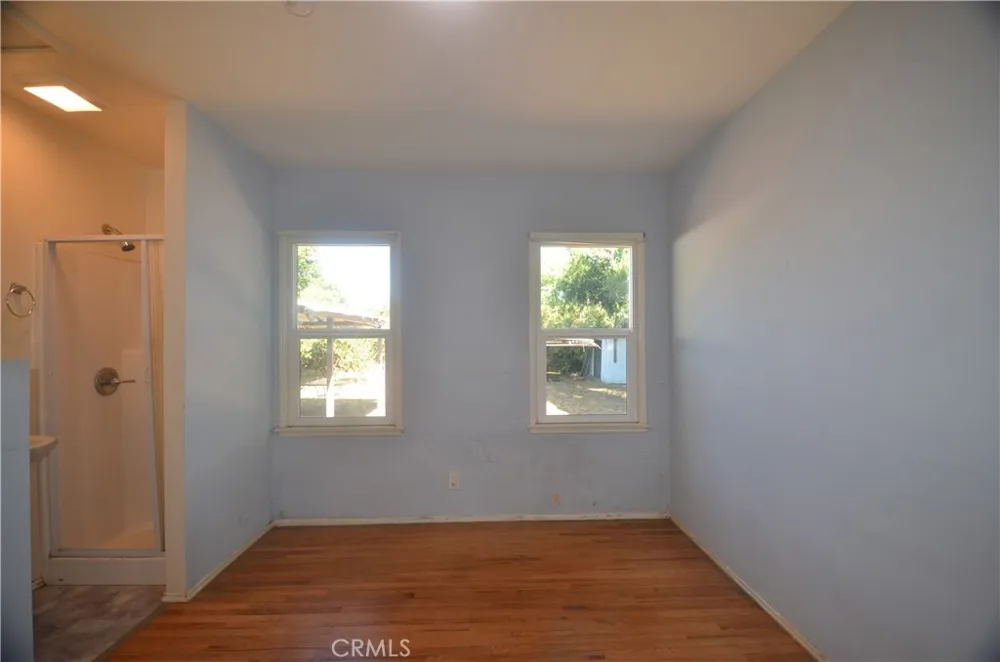 7024 Balcom Reseda, CA 91335