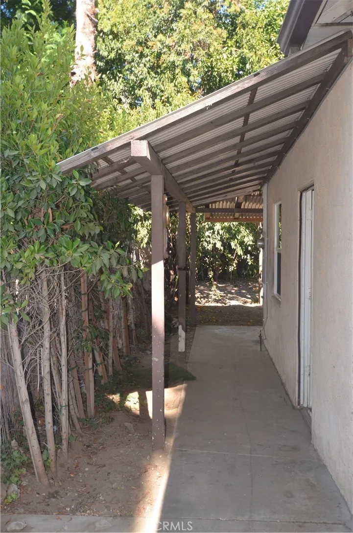 7024 Balcom Reseda, CA 91335