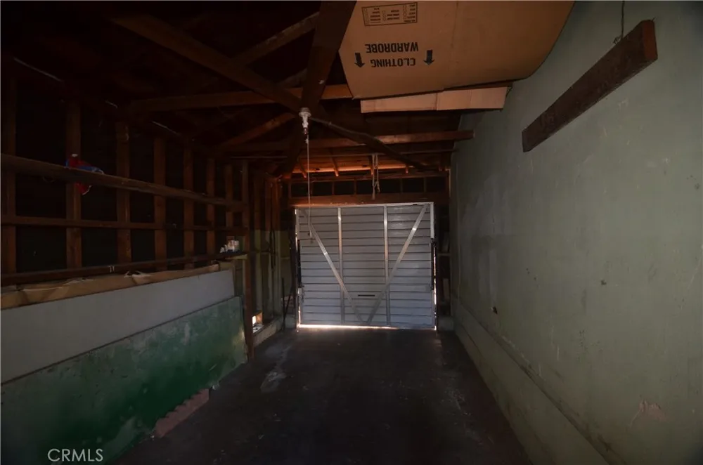 7024 Balcom Reseda, CA 91335