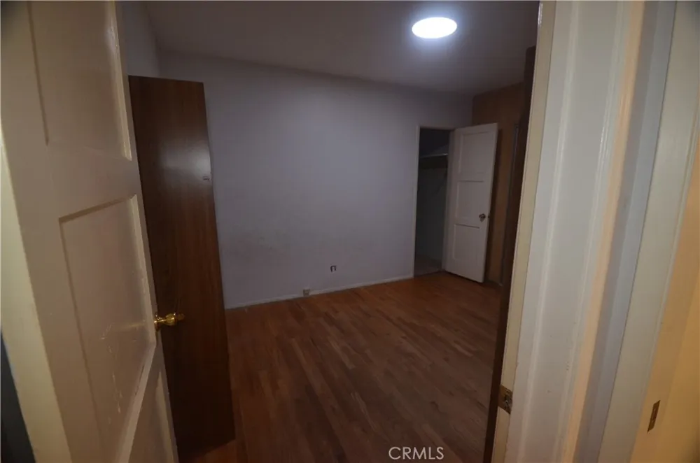 7024 Balcom Reseda, CA 91335