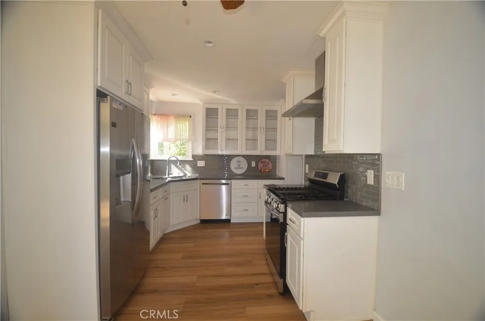 7024 Balcom Reseda, CA 91335