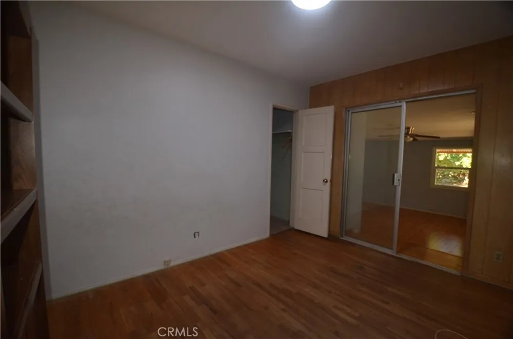 7024 Balcom Reseda, CA 91335