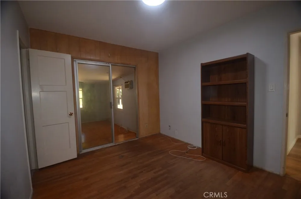 7024 Balcom Reseda, CA 91335