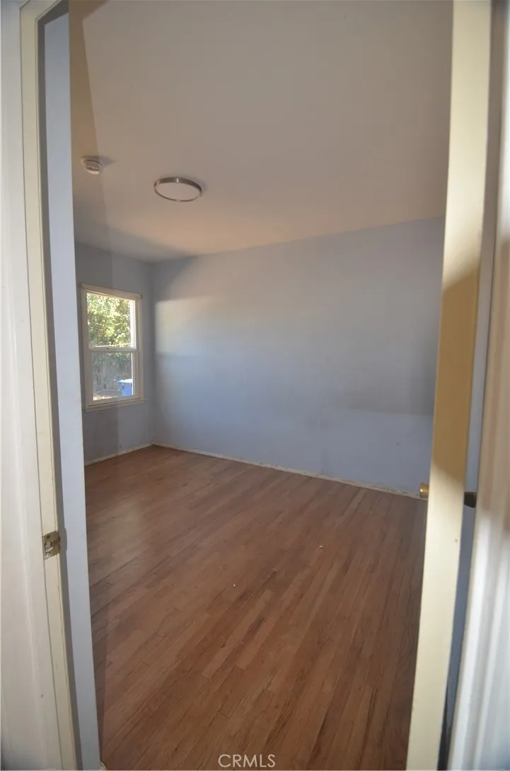 7024 Balcom Reseda, CA 91335