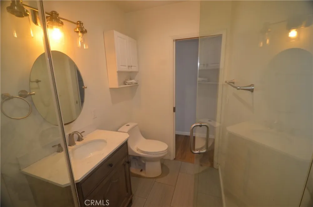 7024 Balcom Reseda, CA 91335