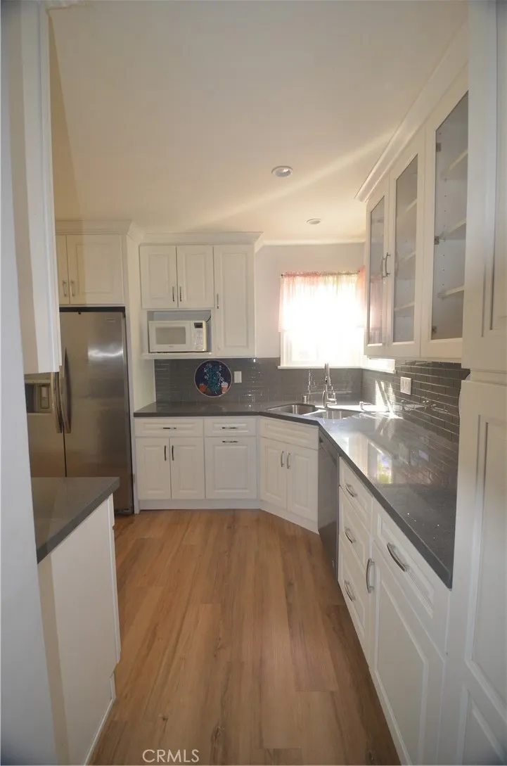 7024 Balcom Reseda, CA 91335
