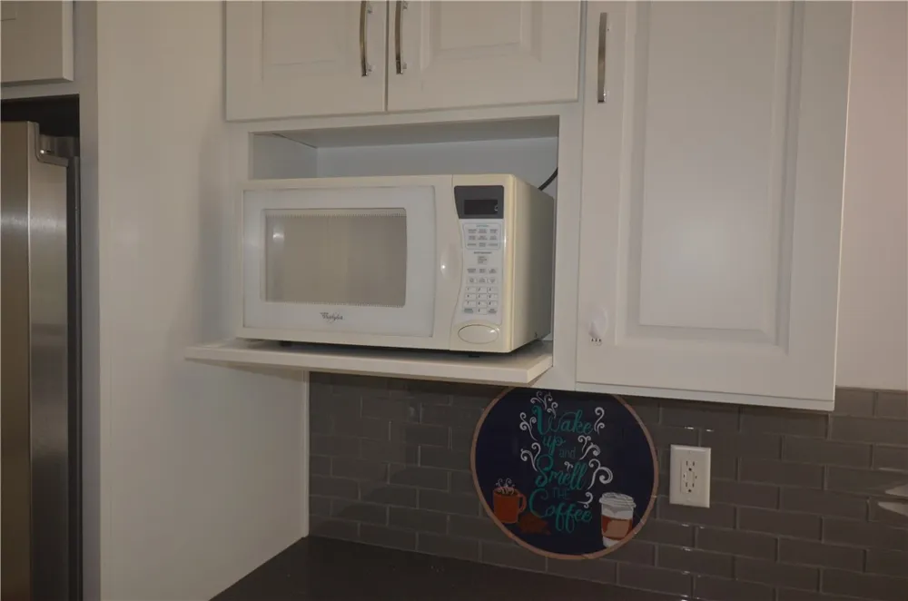 7024 Balcom Reseda, CA 91335