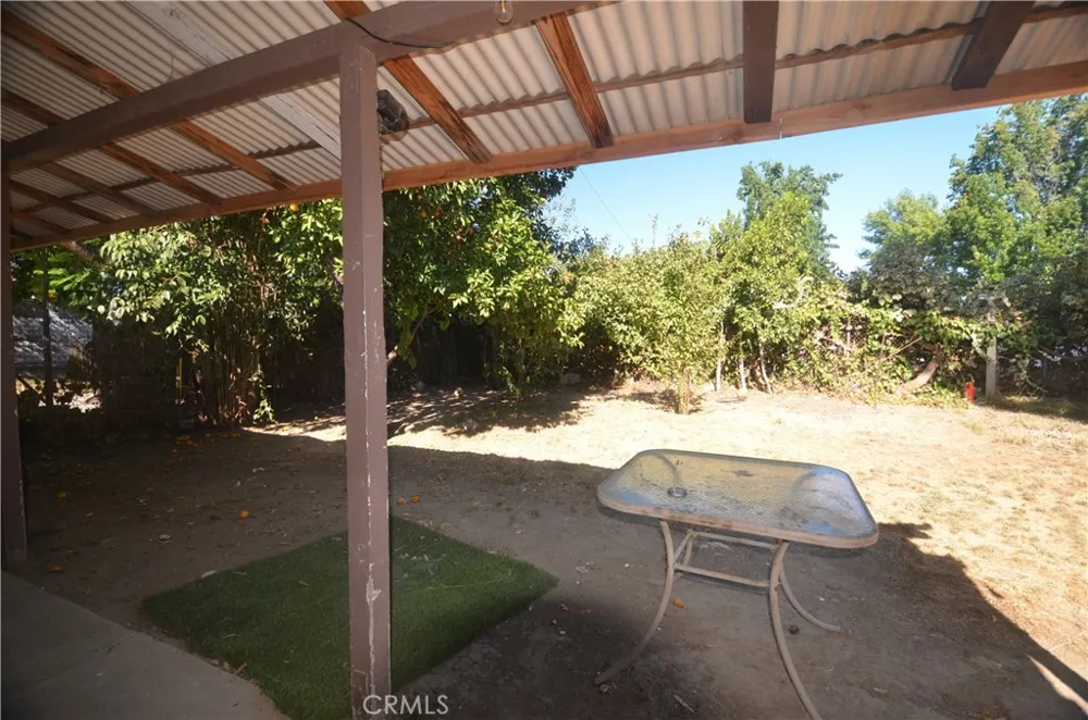 7024 Balcom Reseda, CA 91335