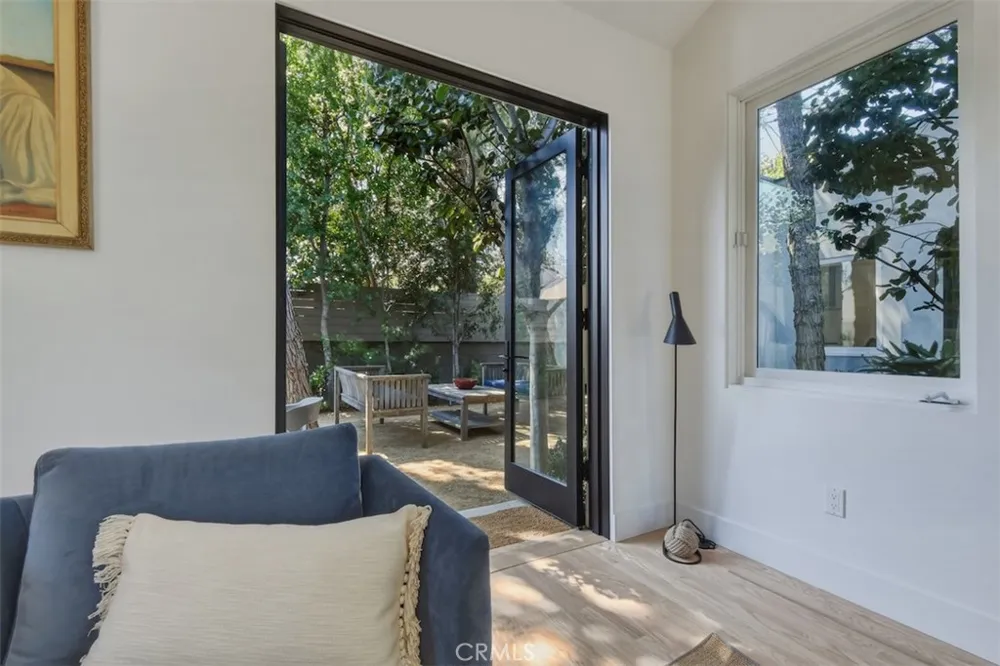 16943 Hartland Lake Balboa, CA 91406