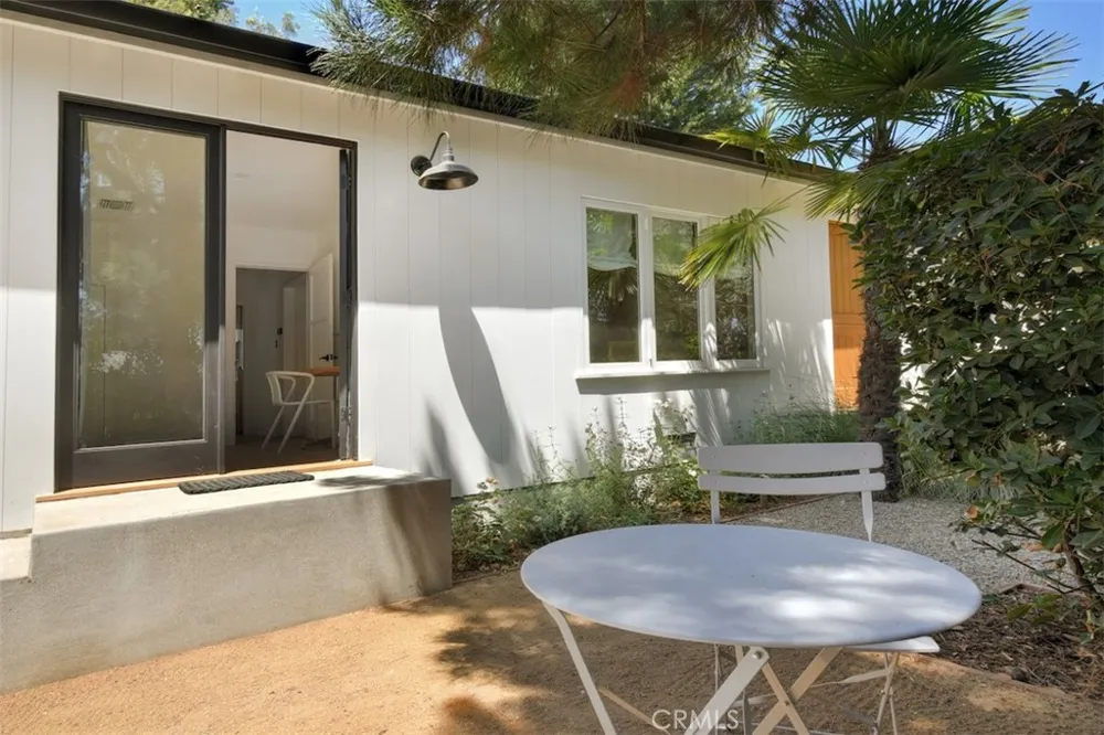 16943 Hartland Lake Balboa, CA 91406