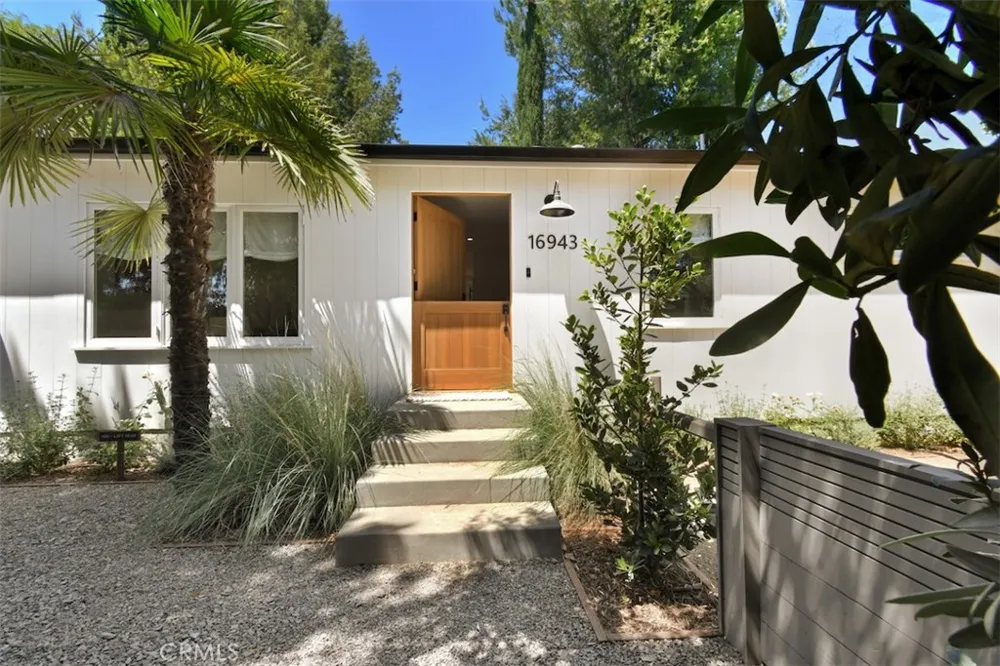 16943 Hartland Lake Balboa, CA 91406