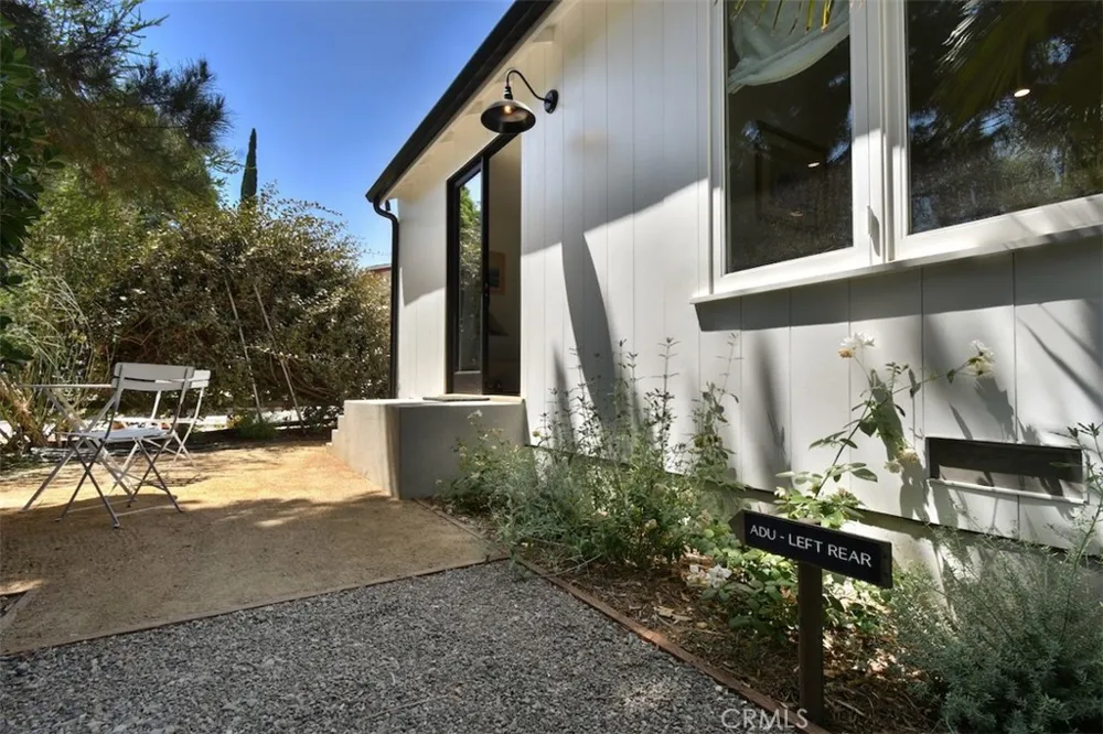 16943 Hartland Lake Balboa, CA 91406