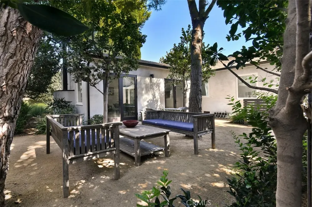 16943 Hartland Lake Balboa, CA 91406