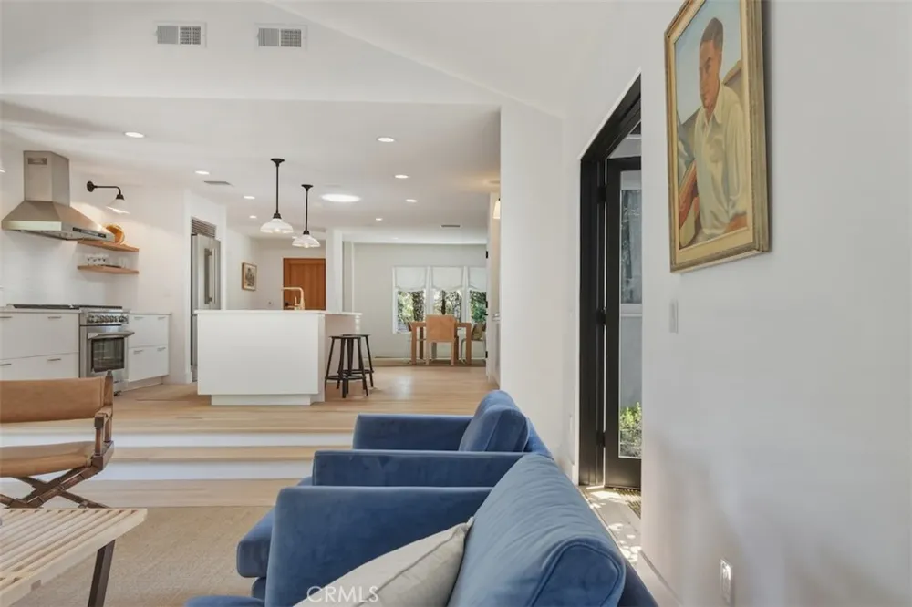 16943 Hartland Lake Balboa, CA 91406