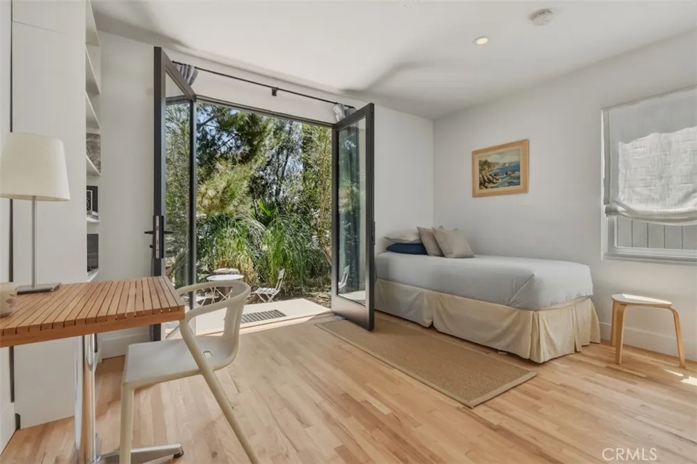 16943 Hartland Lake Balboa, CA 91406