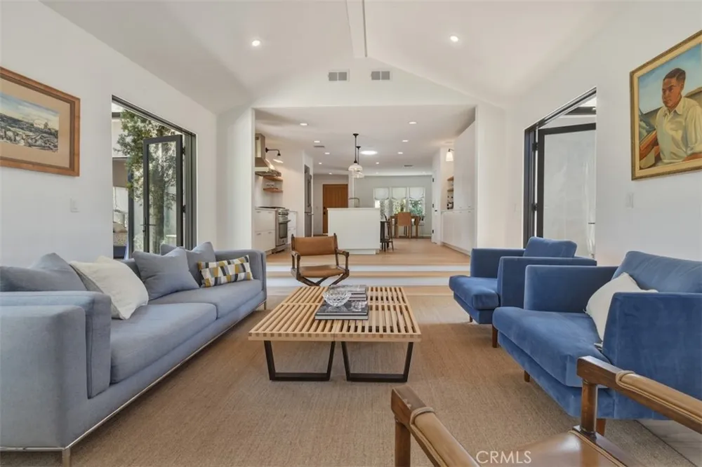 16943 Hartland Lake Balboa, CA 91406