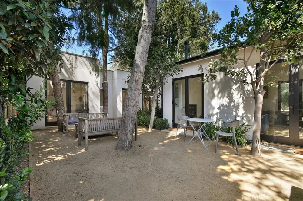 16943 Hartland Lake Balboa, CA 91406