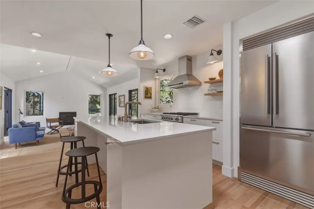 16943 Hartland Lake Balboa, CA 91406