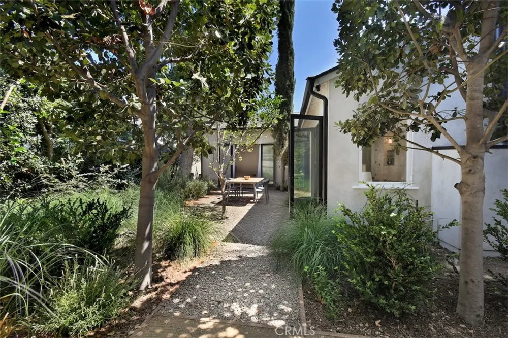 16943 Hartland Lake Balboa, CA 91406