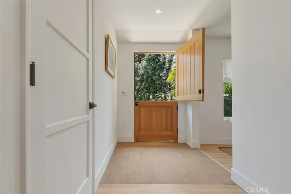 16943 Hartland Lake Balboa, CA 91406