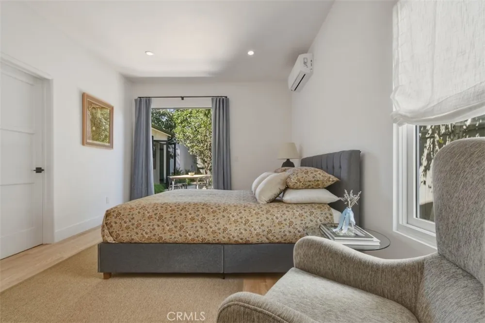 16943 Hartland Lake Balboa, CA 91406