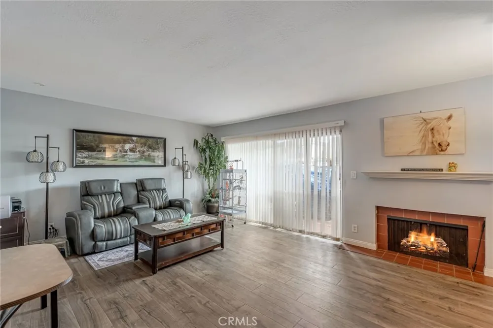 6863 Mulberry Garden Grove, CA 92845