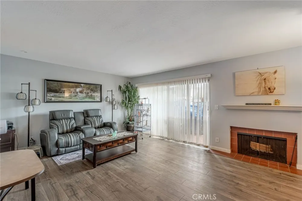 6863 Mulberry Garden Grove, CA 92845