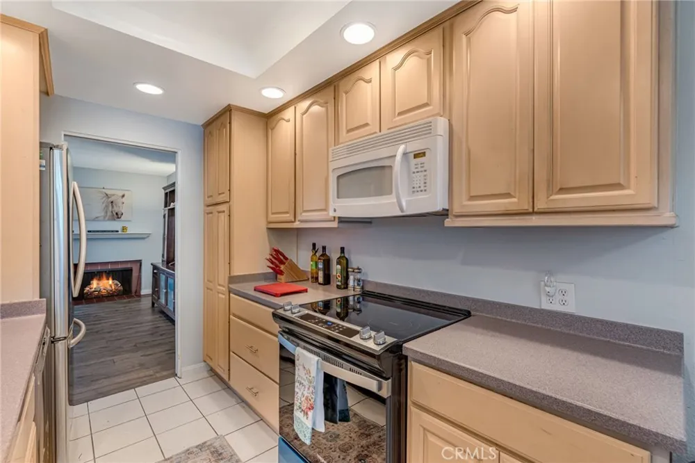 6863 Mulberry Garden Grove, CA 92845