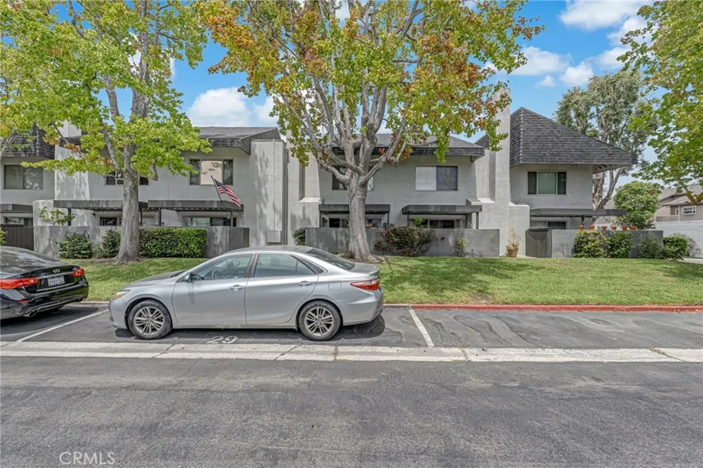 6863 Mulberry Garden Grove, CA 92845