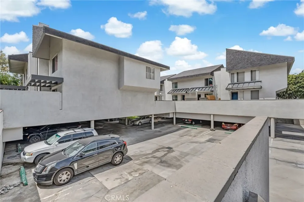 6863 Mulberry Garden Grove, CA 92845