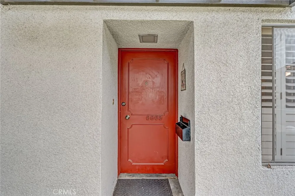 6863 Mulberry Garden Grove, CA 92845