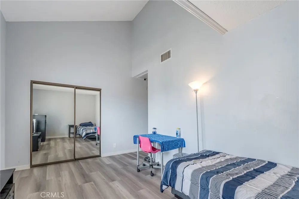 6863 Mulberry Garden Grove, CA 92845