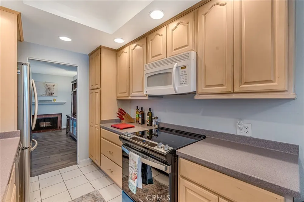 6863 Mulberry Garden Grove, CA 92845