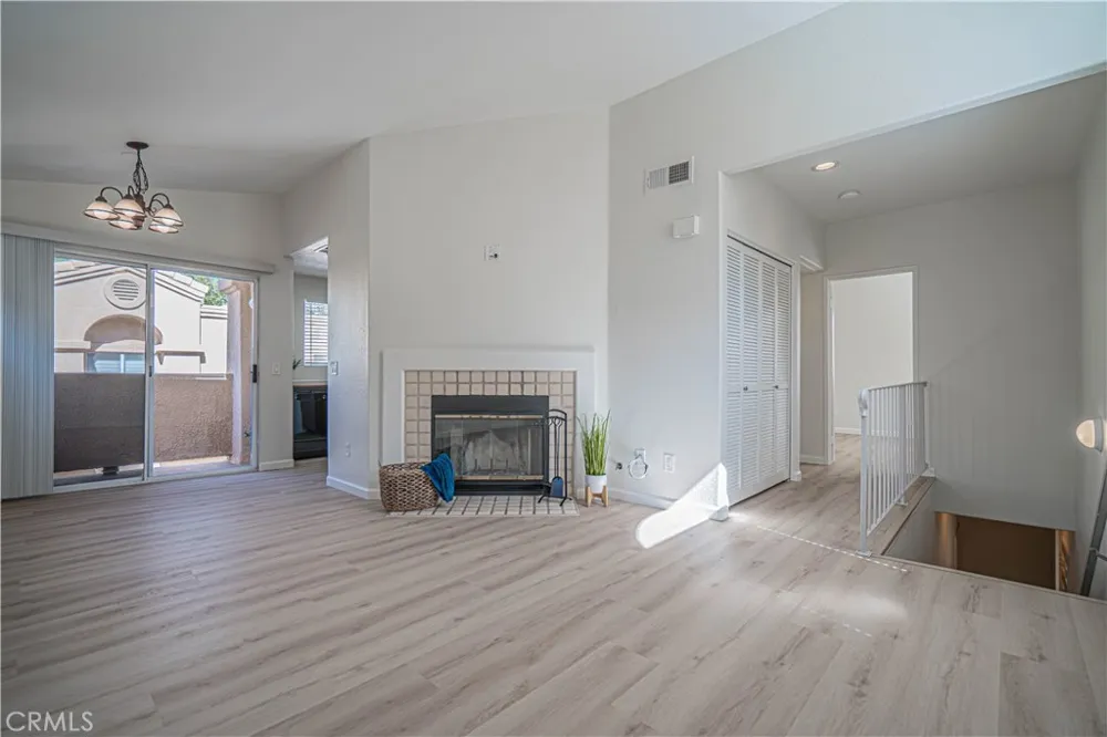 18834 Vista Del Canon #E Newhall, CA 91321