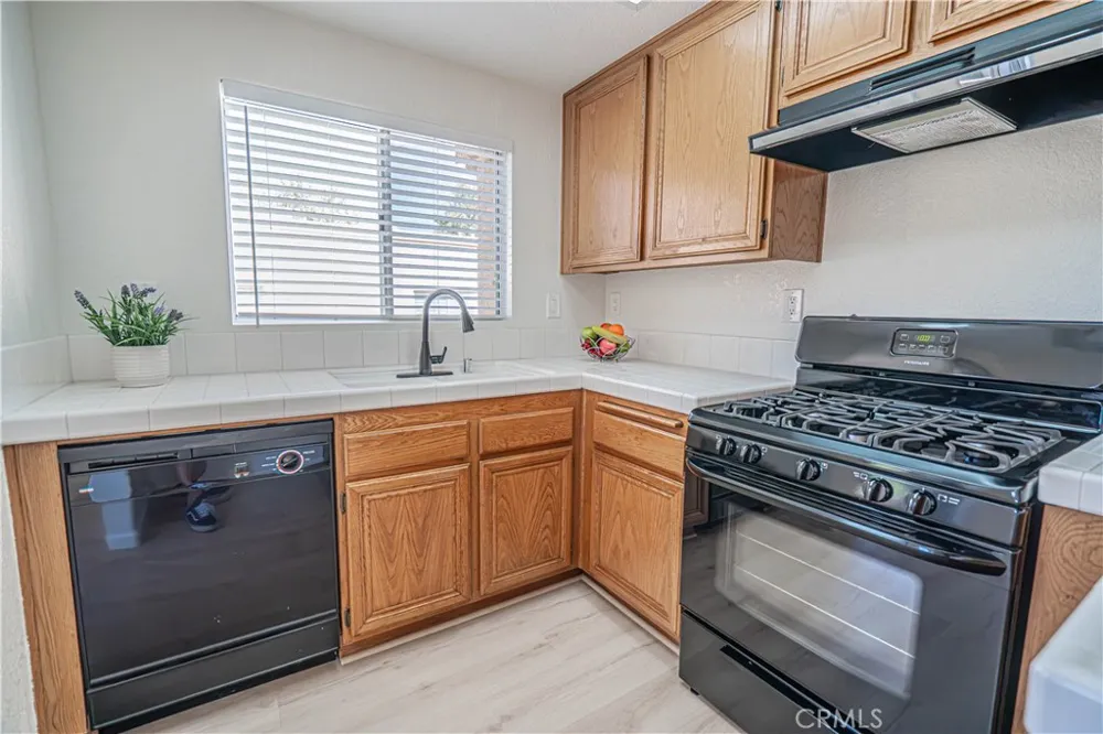 18834 Vista Del Canon #E Newhall, CA 91321