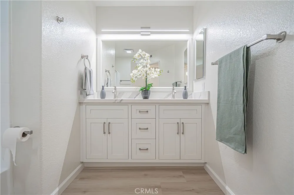18834 Vista Del Canon #E Newhall, CA 91321