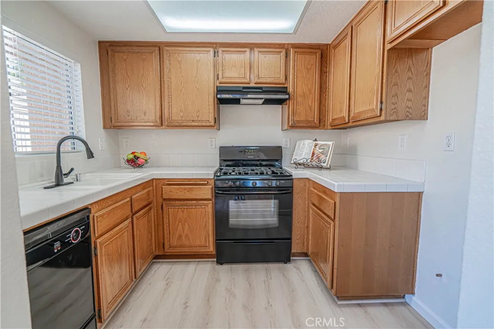 18834 Vista Del Canon #E Newhall, CA 91321