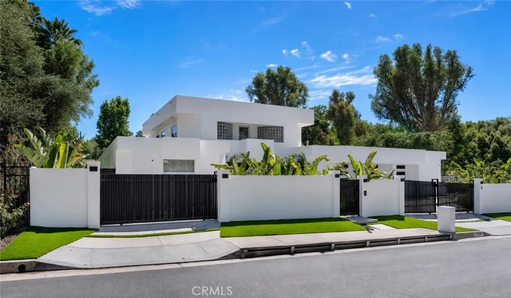 19246 Rosita Street Tarzana, CA 91356