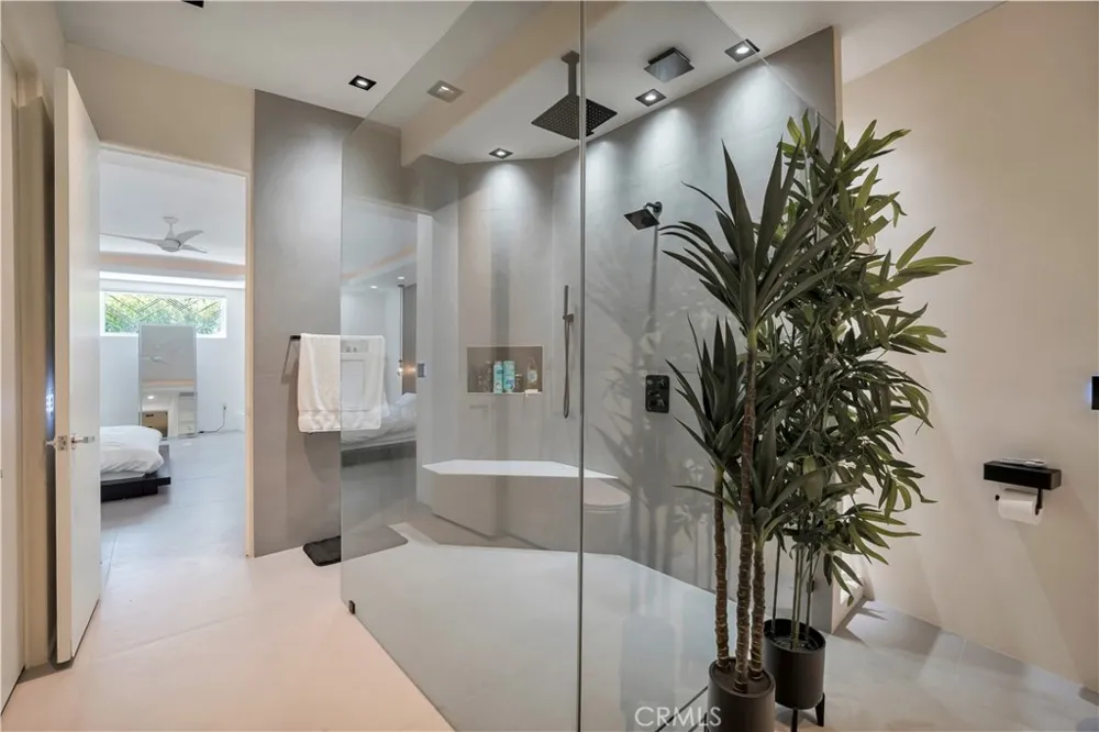 19246 Rosita Street Tarzana, CA 91356