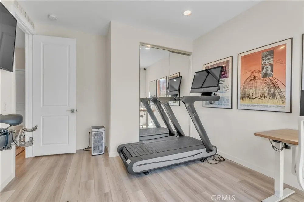 27582 Manzanita Way Valencia, CA 91381