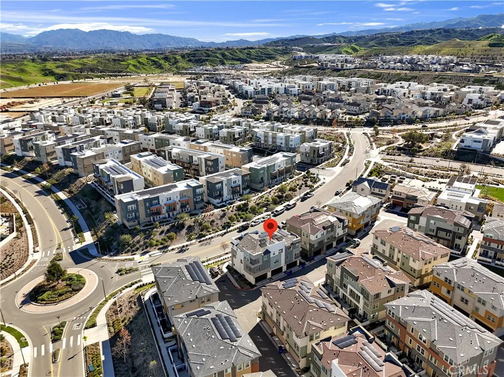 27582 Manzanita Way Valencia, CA 91381